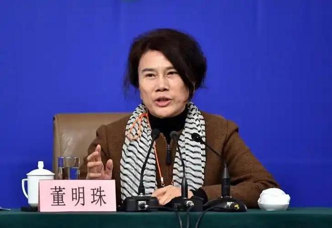 三点钟给员工发通知董明珠别太离谱凯发k8吃饭只去用格力的餐厅半夜(图13)